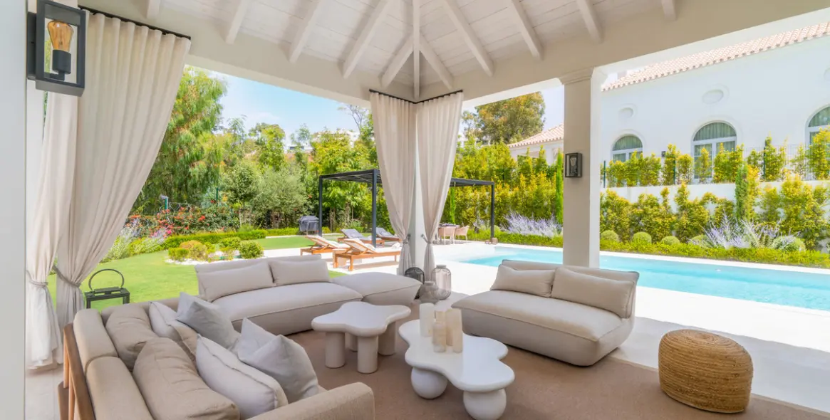 Venta de villa independiente en Nueva Andalucía 3
