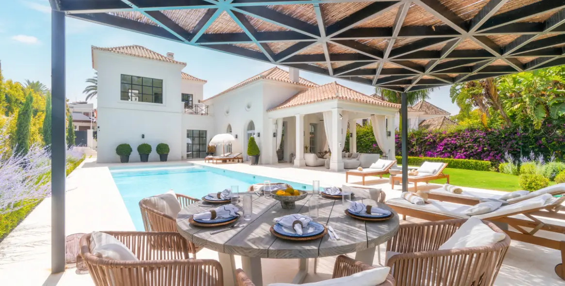Venta de villa independiente en Nueva Andalucía 4