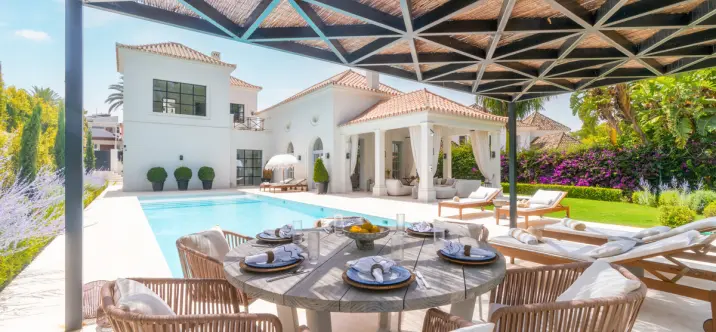 Venta de villa independiente en Nueva Andalucía 3
