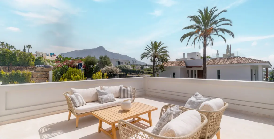 Venta de villa independiente en Nueva Andalucía 10