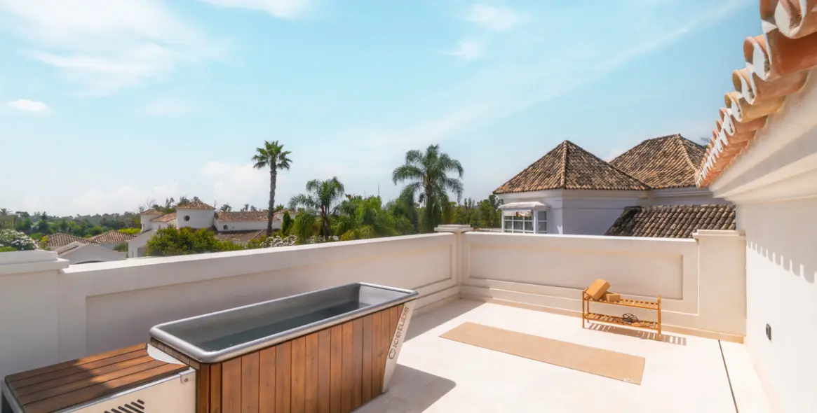 Venta de villa independiente en Nueva Andalucía 13