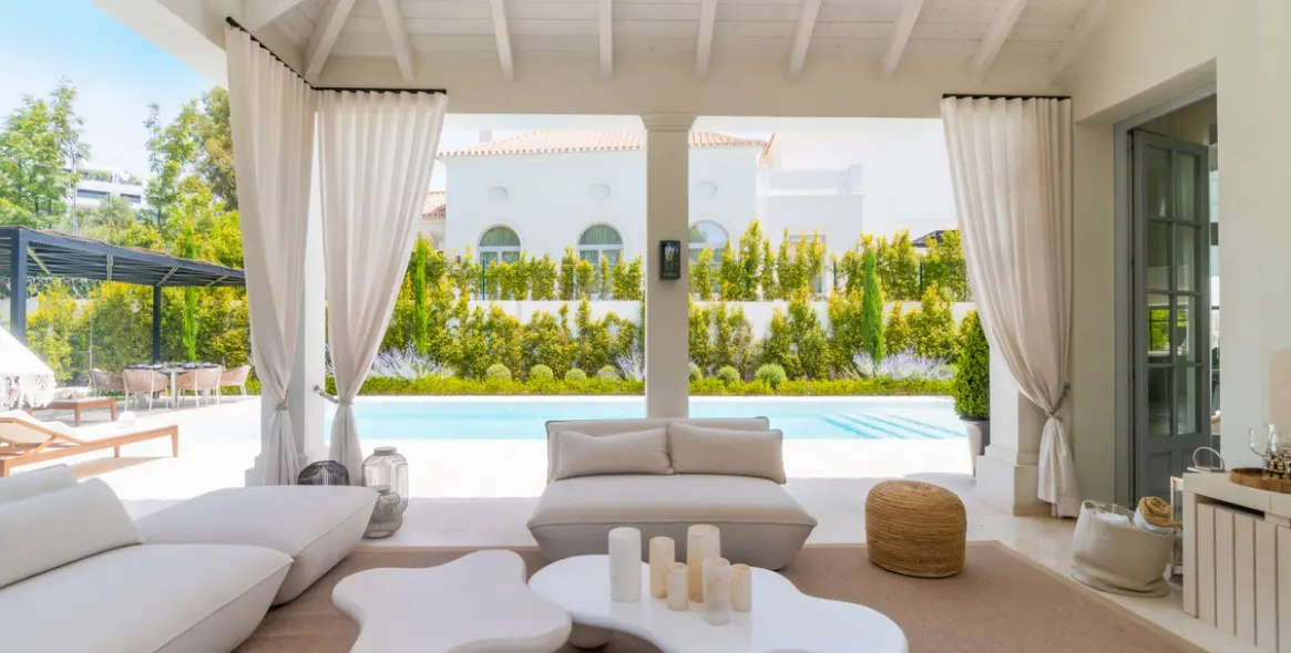 Venta de villa independiente en Nueva Andalucía 28
