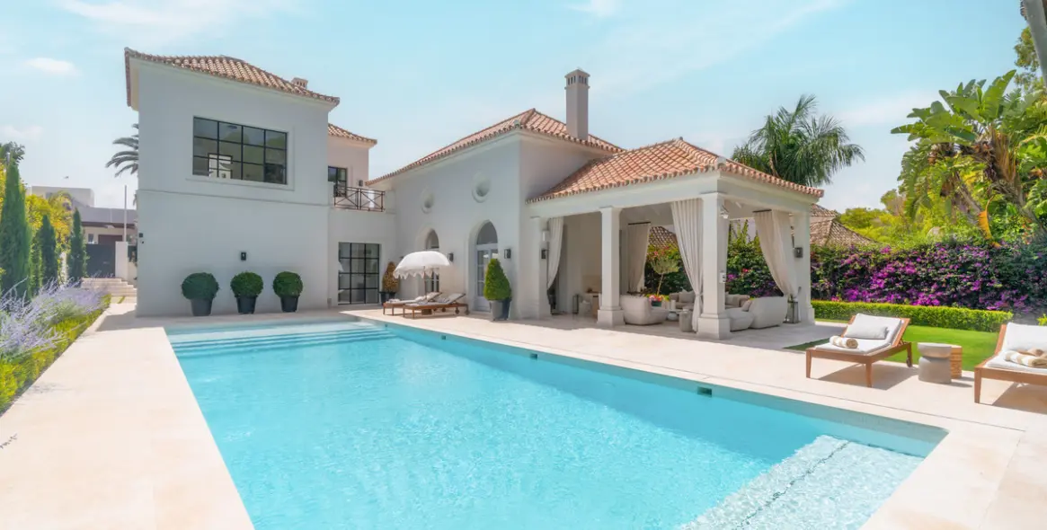 Venta de villa independiente en Nueva Andalucía 29