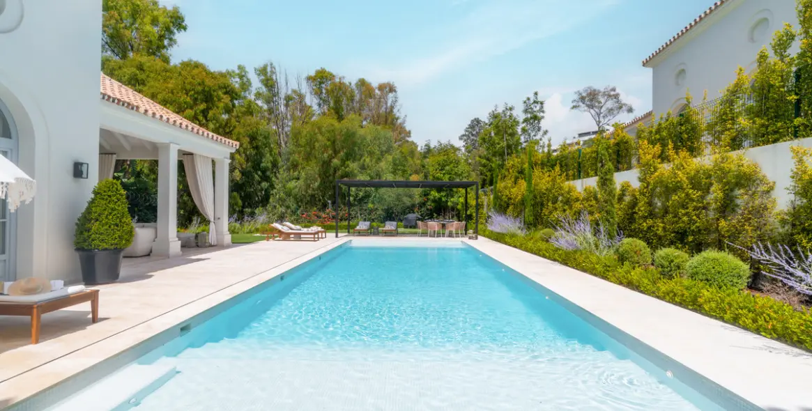 Venta de villa independiente en Nueva Andalucía 30