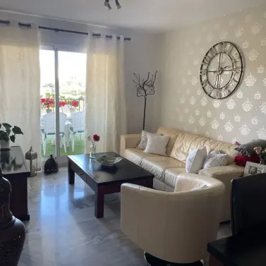 Продажа апартаментов на среднем этаже в Miraflores