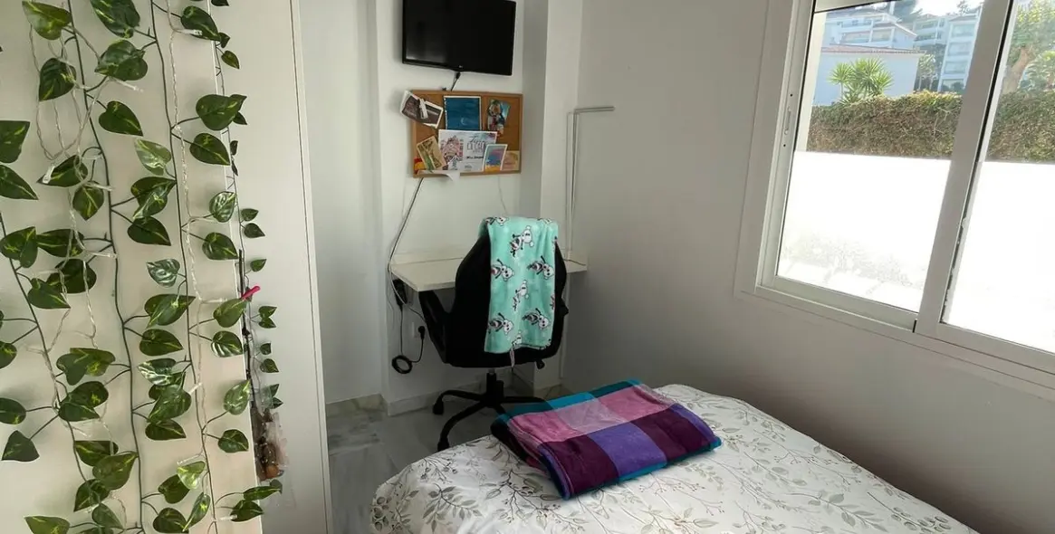 Venta de apartamento en planta media en Miraflores 19