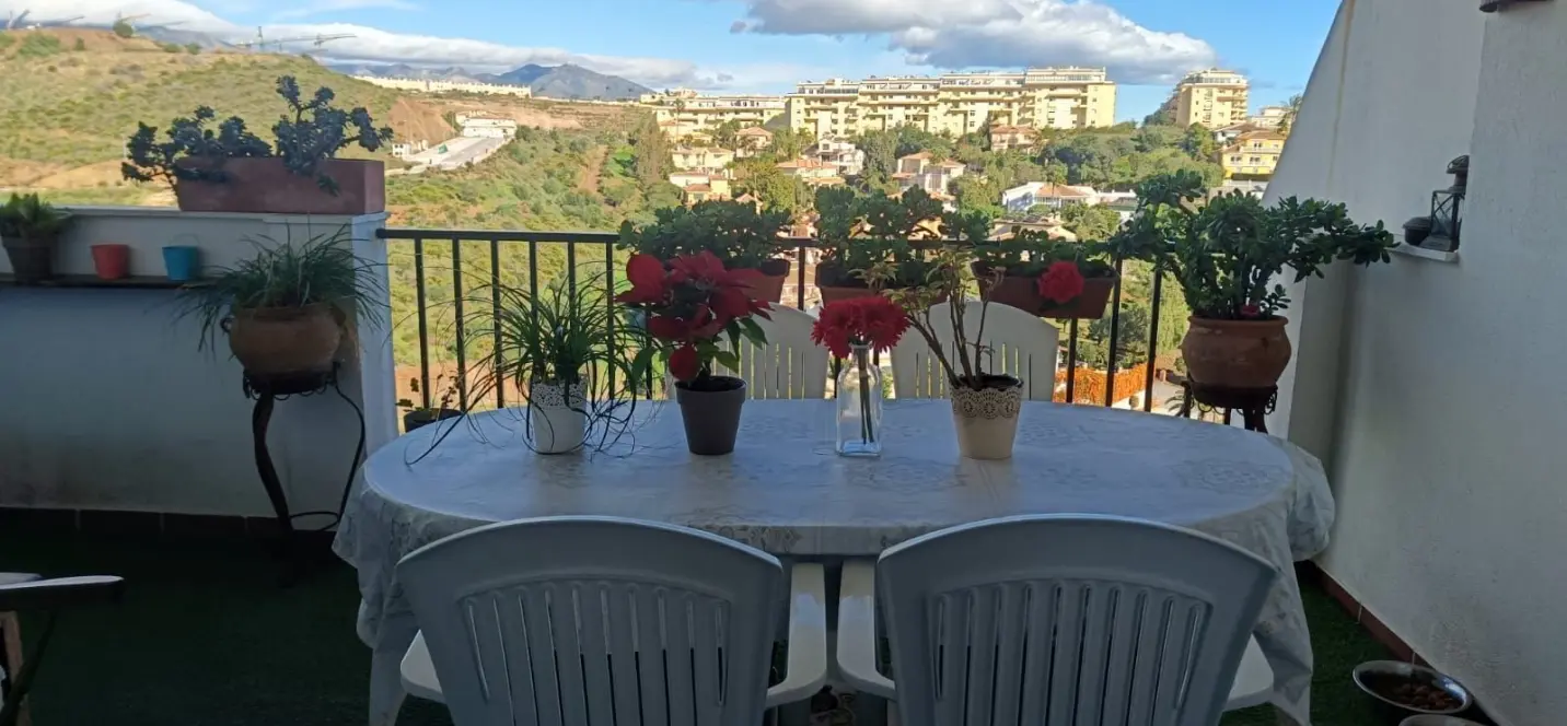 Sale of middle floor apartment in Miraflores 0