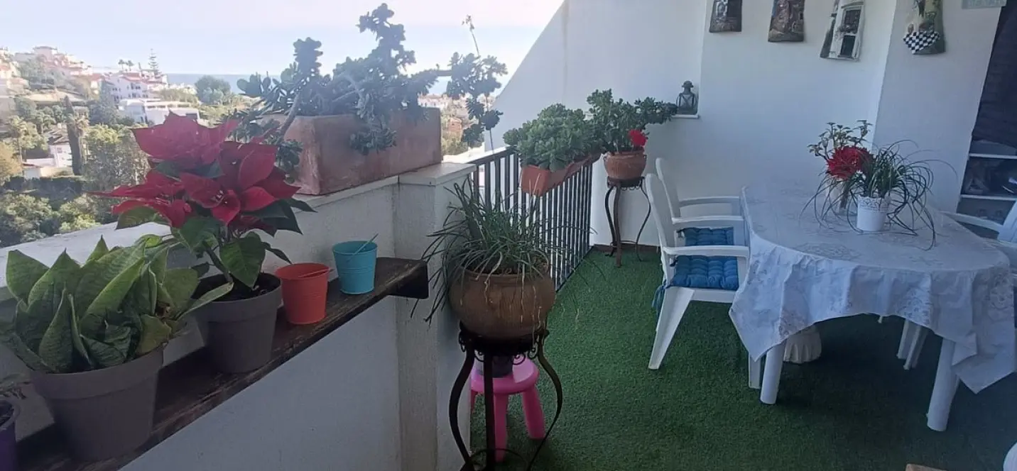 Sale of middle floor apartment in Miraflores 2