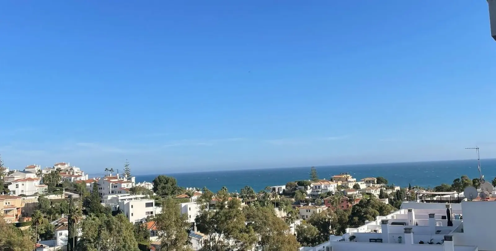 Sale of middle floor apartment in Miraflores 14