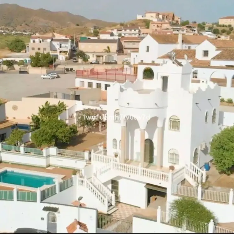 Sale of detached villa in Puerto de la Torre