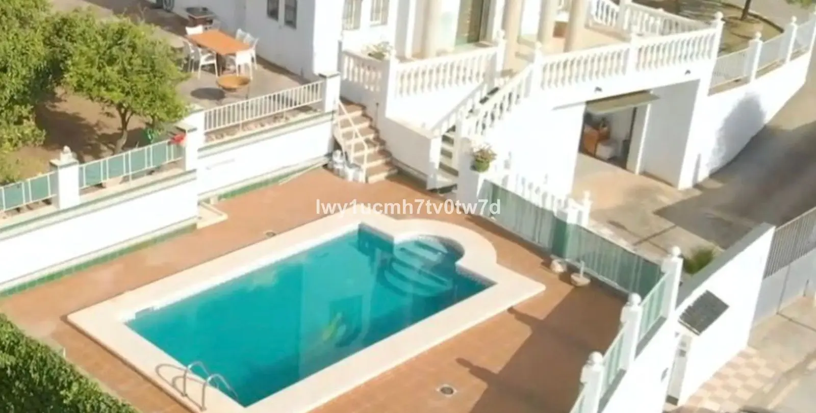 Sale of detached villa in Puerto de la Torre 2