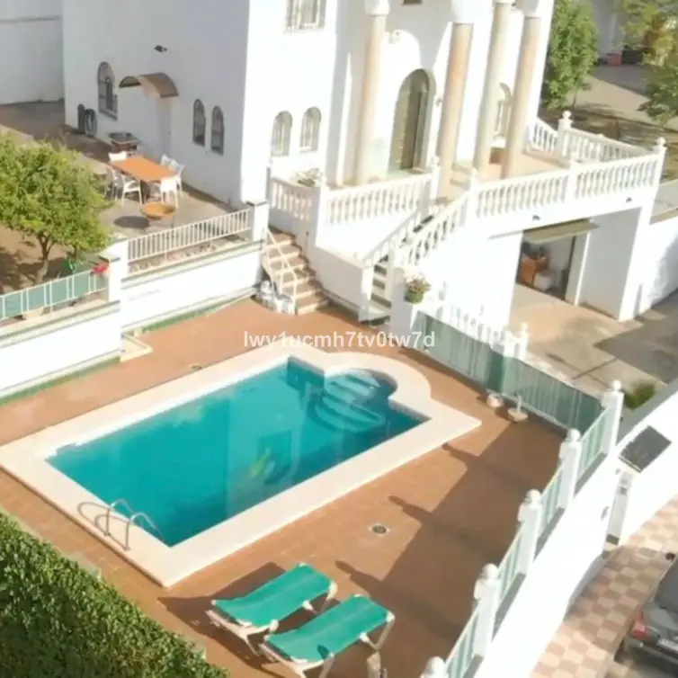 Sale of detached villa in Puerto de la Torre
