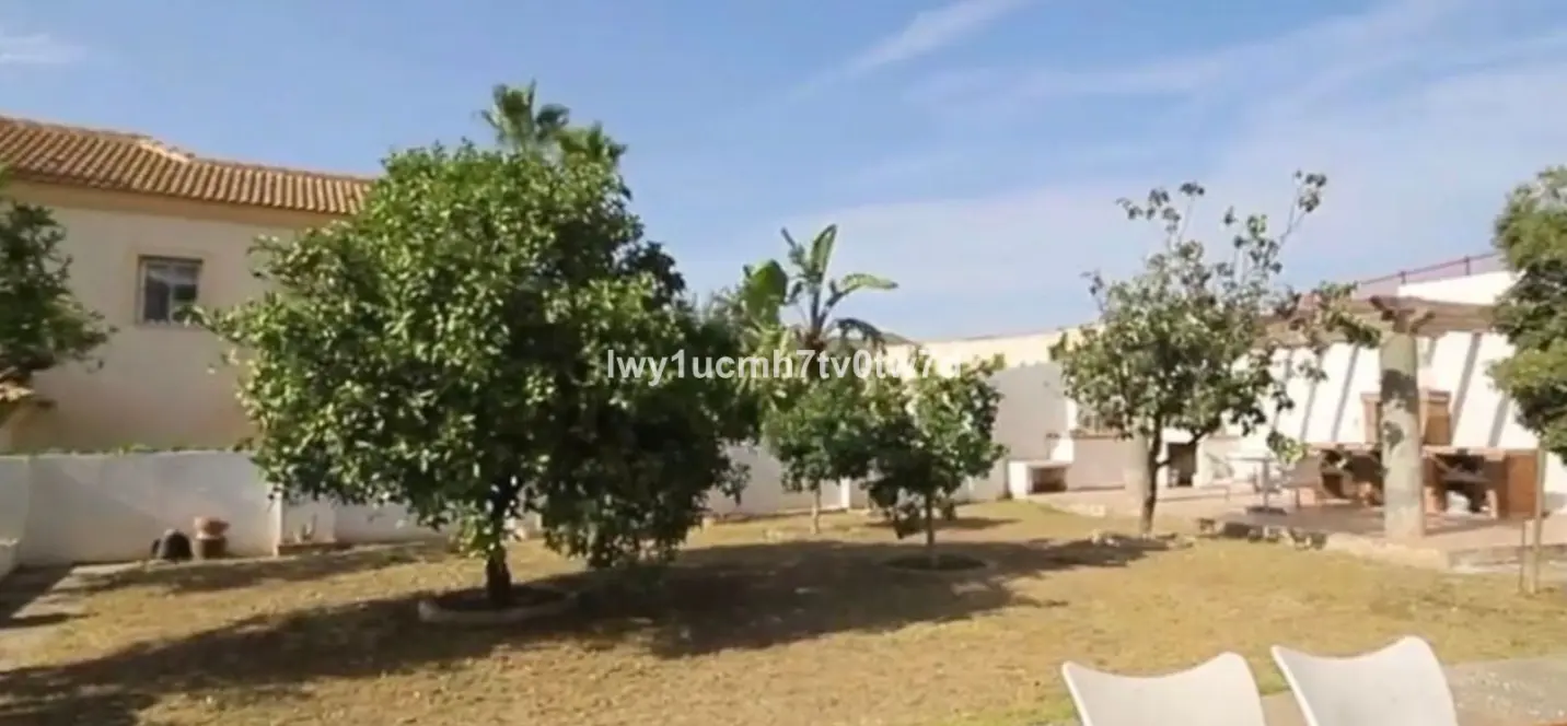 Sale of detached villa in Puerto de la Torre 4