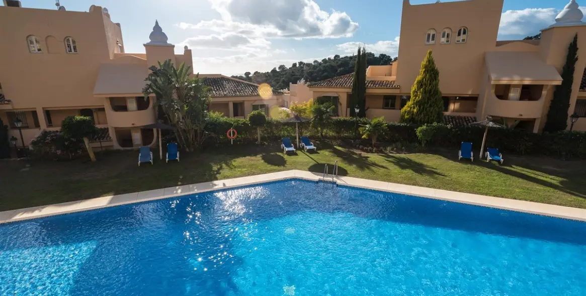 Краткосрочная аренда апартаментов на первом этаже в Elviria 31