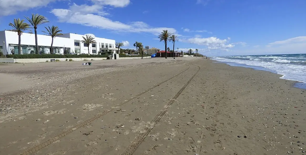 Краткосрочная аренда апартаментов на первом этаже в Elviria 34