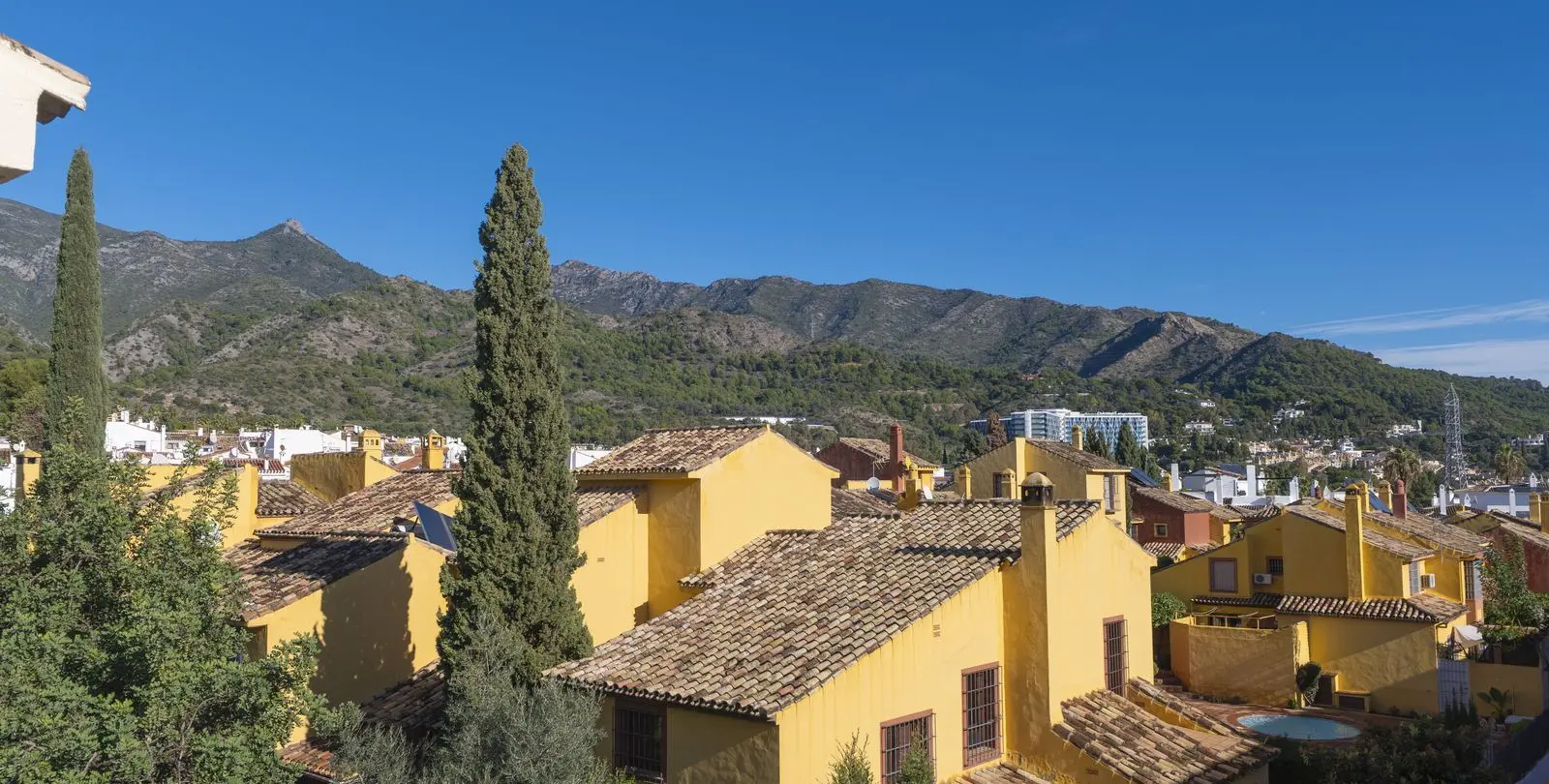 Продажа двухуровневых апартаментов в Marbella 23