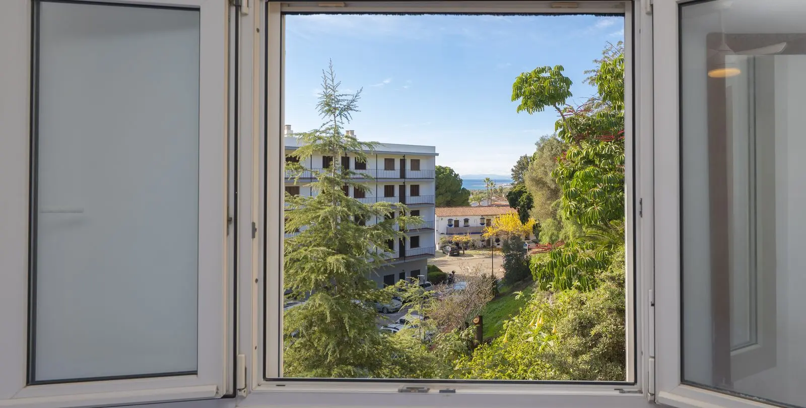 Продажа двухуровневых апартаментов в Marbella 27