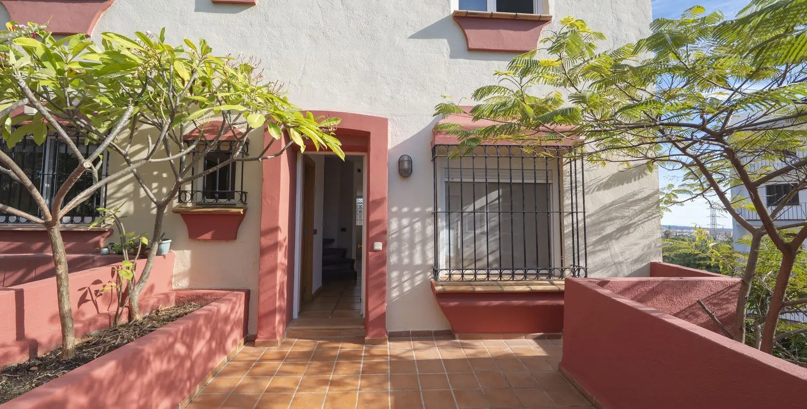 Продажа двухуровневых апартаментов в Marbella 35