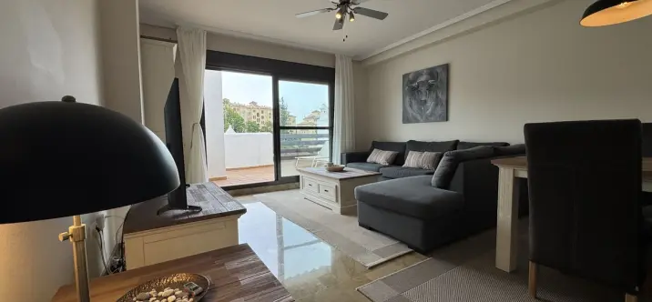 Sale of middle floor apartment in Estepona 0