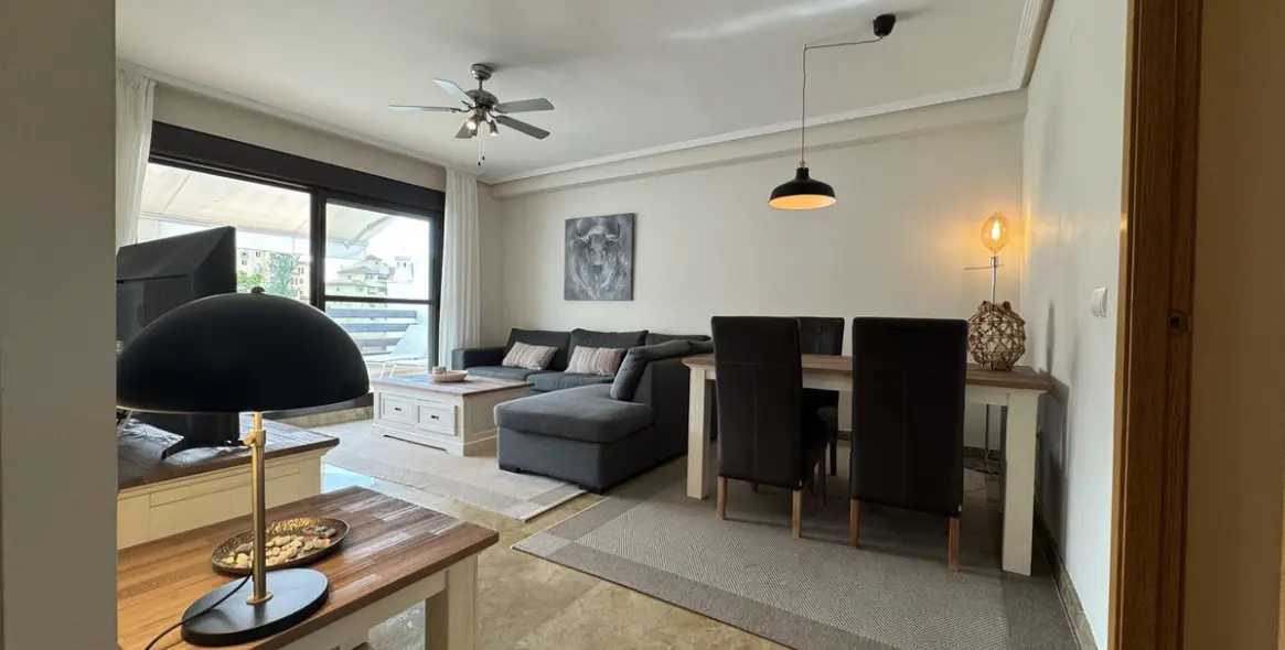 Продажа апартаментов на среднем этаже в Estepona 2