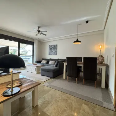 Sale of middle floor apartment in Estepona