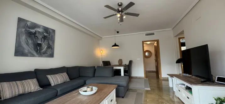 Sale of middle floor apartment in Estepona 2