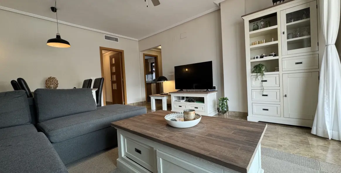 Продажа апартаментов на среднем этаже в Estepona 4