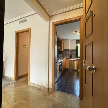 Sale of middle floor apartment in Estepona