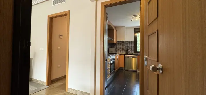 Sale of middle floor apartment in Estepona 4