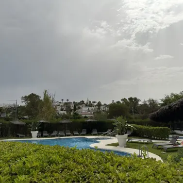 Sale of middle floor apartment in Estepona