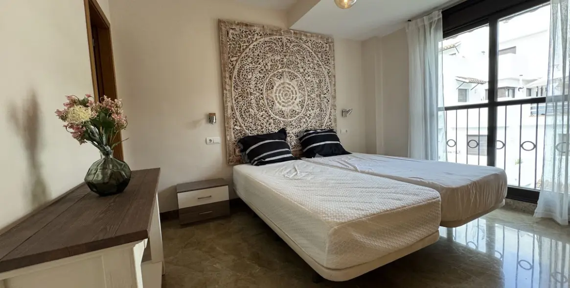 Продажа апартаментов на среднем этаже в Estepona 15