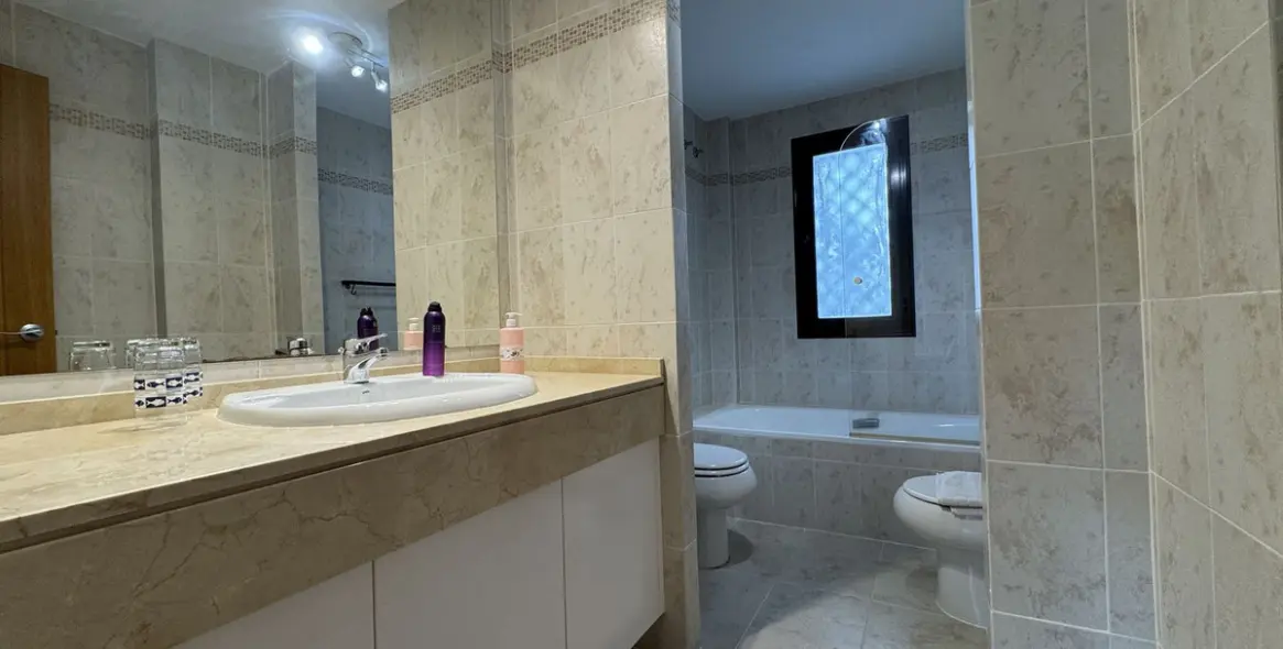 Продажа апартаментов на среднем этаже в Estepona 17