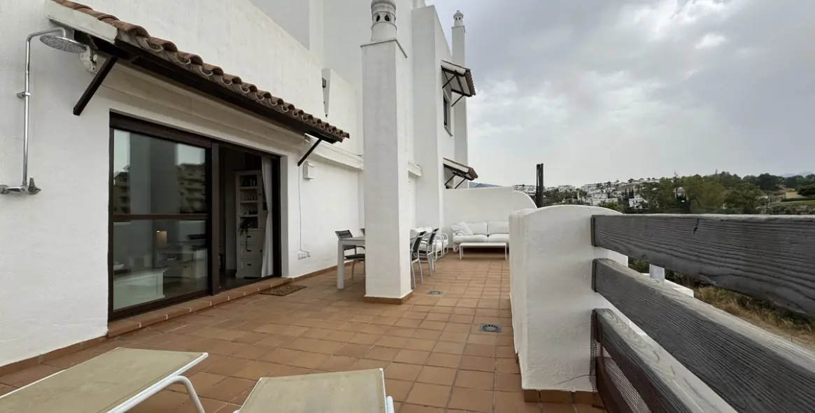 Продажа апартаментов на среднем этаже в Estepona 19