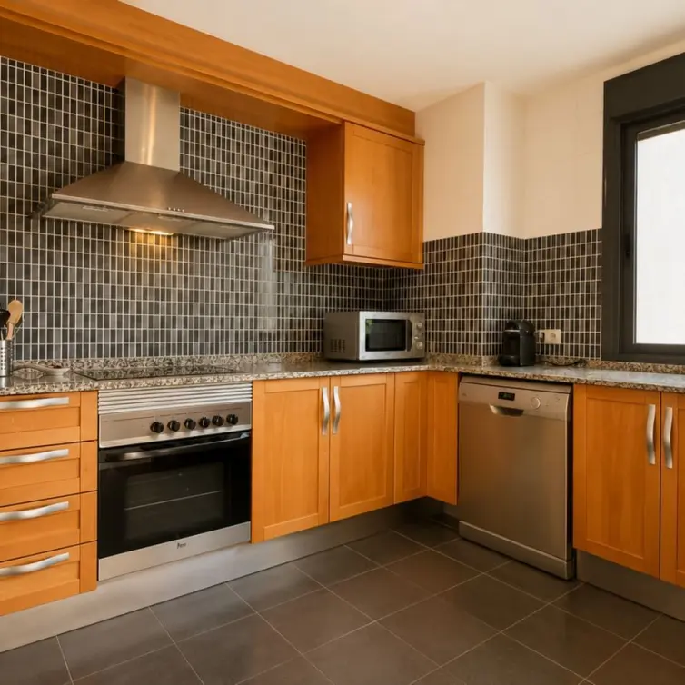 Sale of middle floor apartment in Estepona