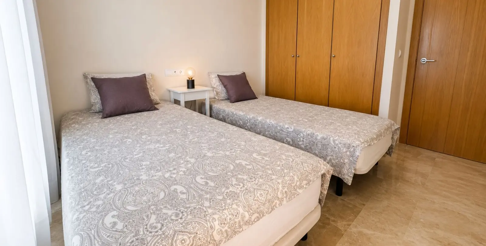 Sale of middle floor apartment in Estepona 9