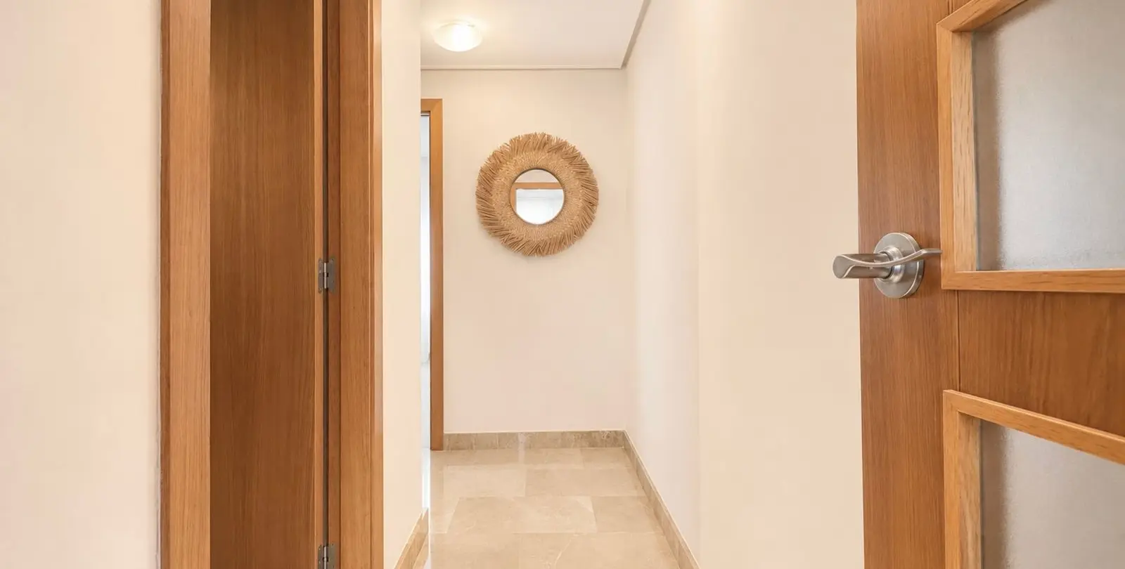 Sale of middle floor apartment in Estepona 12