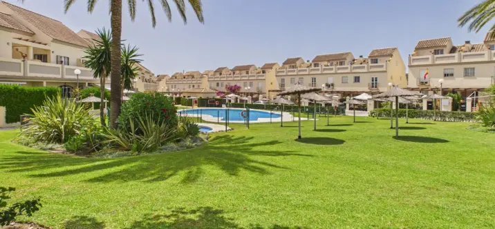 Sale of townhouse in La Duquesa 0