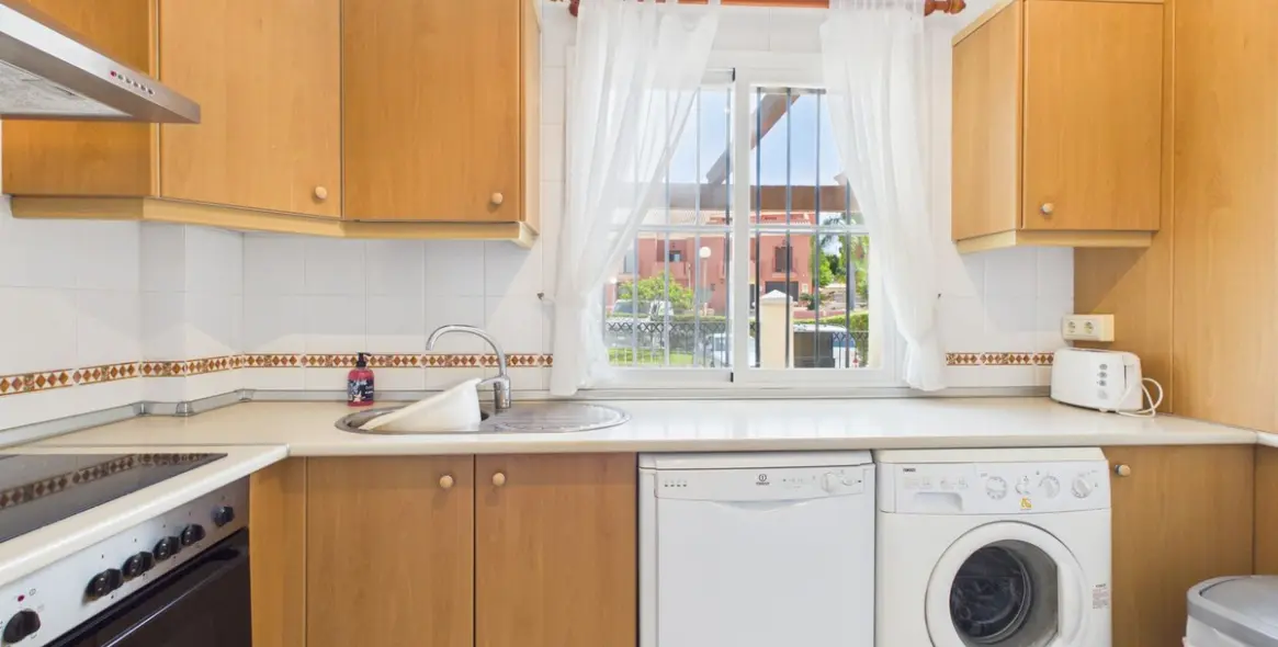 Sale of townhouse in La Duquesa 7