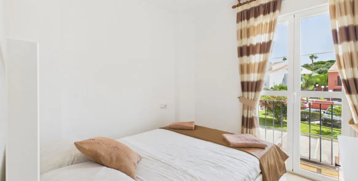 Sale of townhouse in La Duquesa 12
