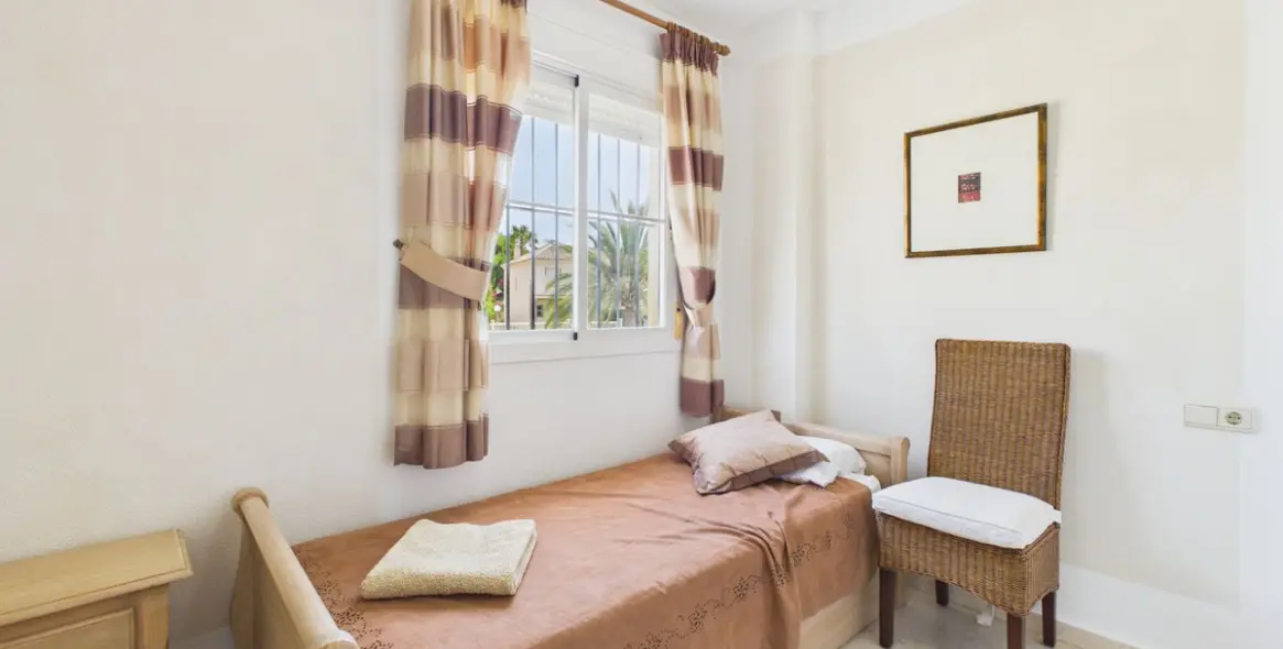 Sale of townhouse in La Duquesa 15
