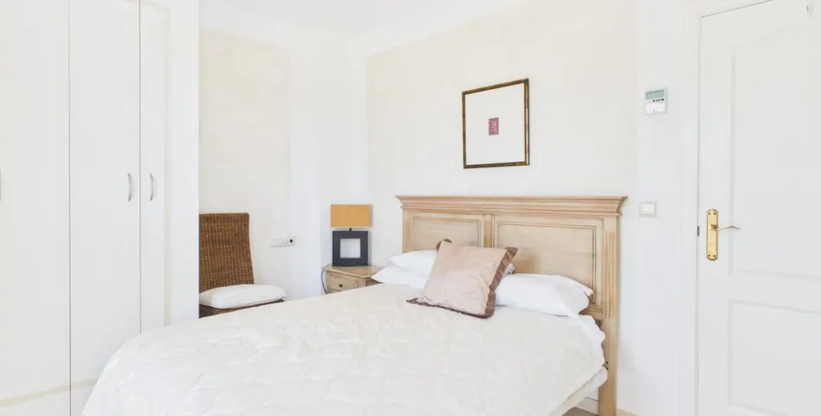 Sale of townhouse in La Duquesa 20