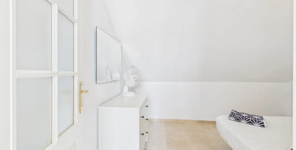 Sale of townhouse in La Duquesa 26