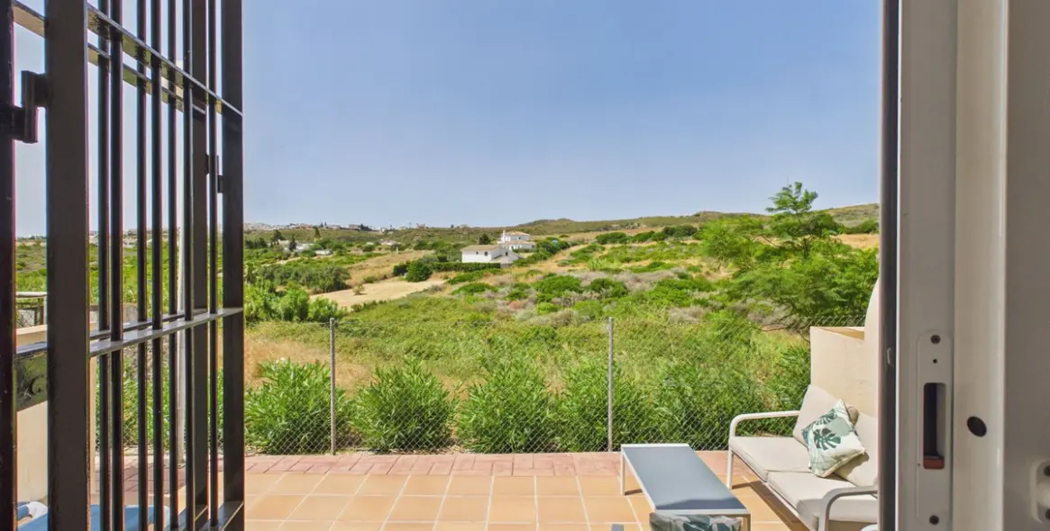 Sale of townhouse in La Duquesa 30