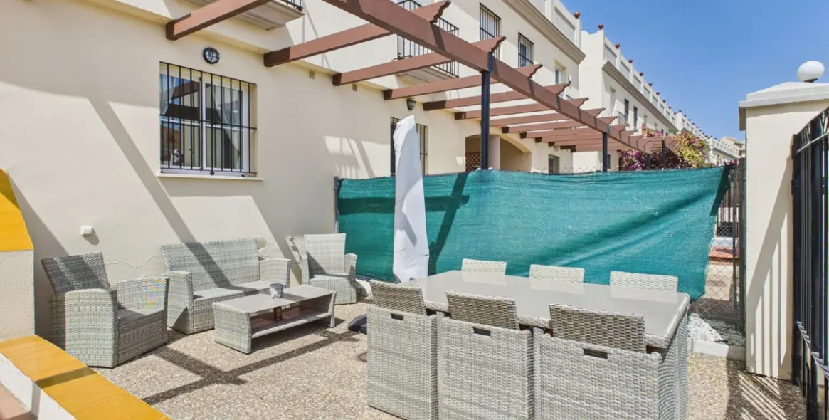 Sale of townhouse in La Duquesa 31