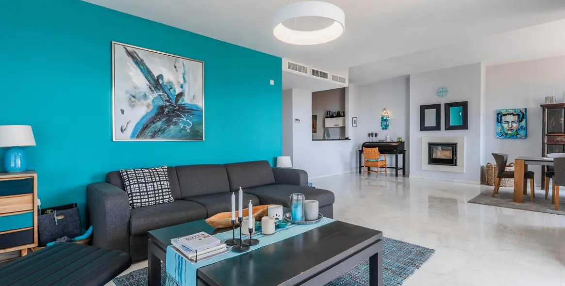 Sale of middle floor apartment in La Mairena 2