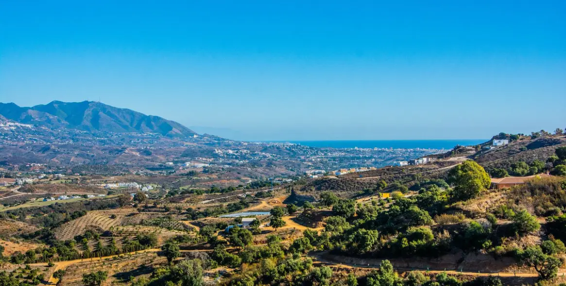 Sale of middle floor apartment in La Mairena 6