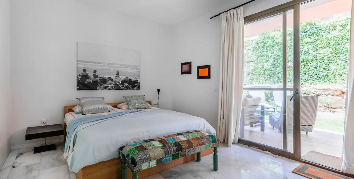 Sale of middle floor apartment in La Mairena 24