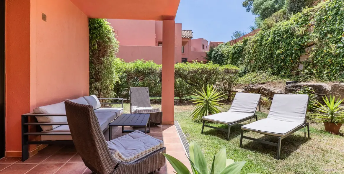 Sale of middle floor apartment in La Mairena 31