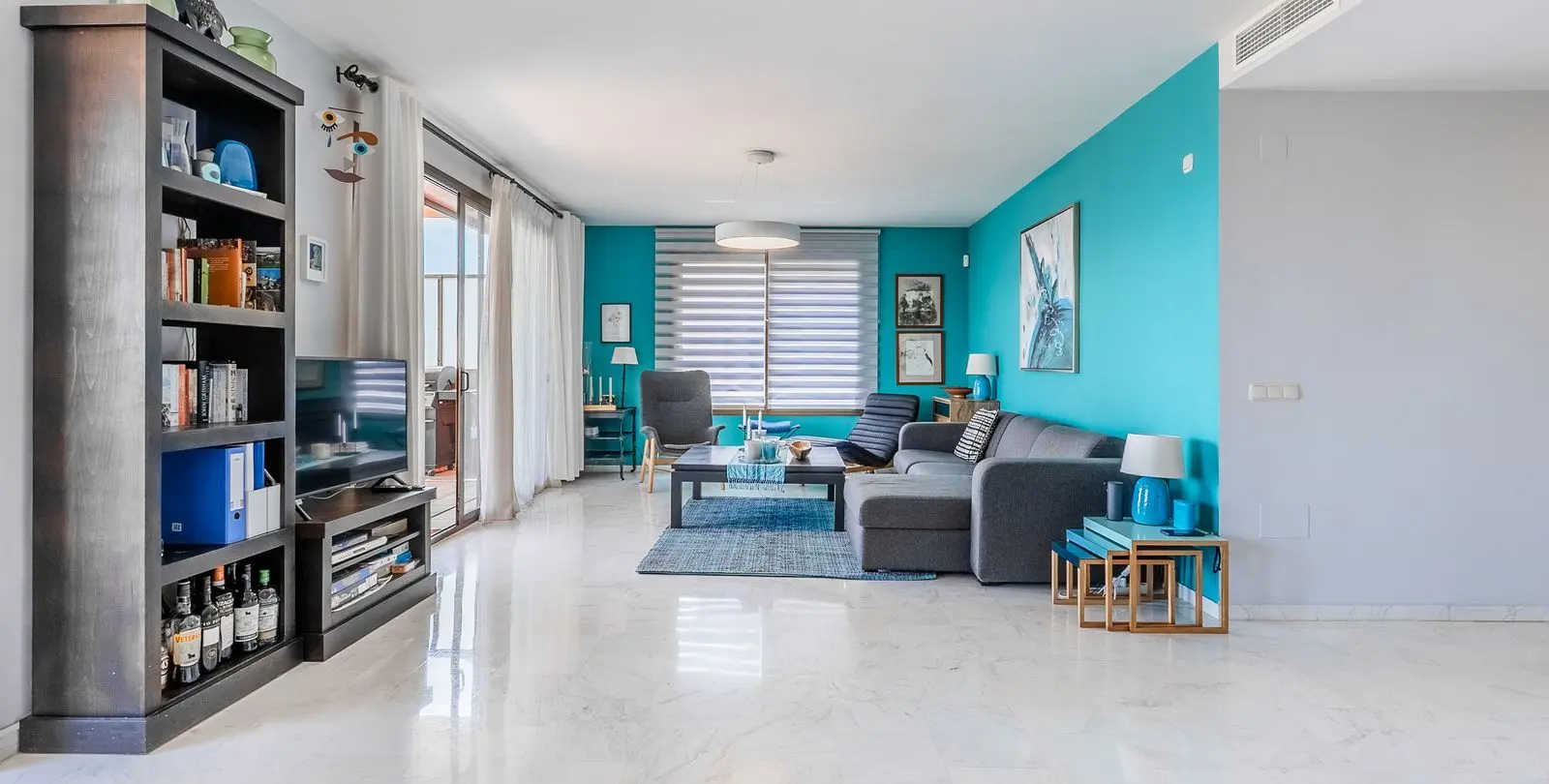 Sale of middle floor apartment in La Mairena 8