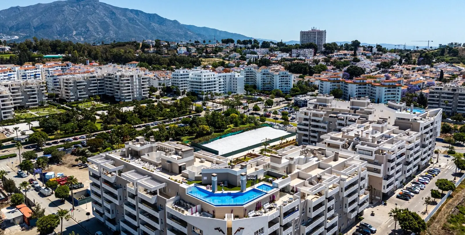 Продажа апартаментов на среднем этаже в Nueva Andalucía 30